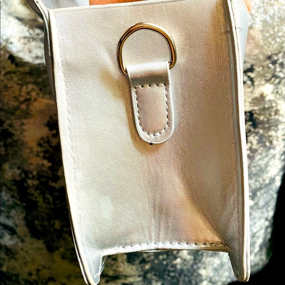 Puffer Crossbody Purse! - Picture 7 of 8